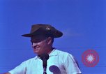 Standbild Bob Hope Bien Hoa in Vietnam, 1965, aus Sekunde 52 historischem Filmmaterial Videoclip 65675041108