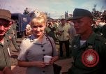 Standbild Bob Hope Tan Son Nhut Vietnam, 1965, aus Sekunde 13 historischem Filmmaterial Videoclip 65675041117