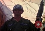 Standbild Bob Hope Tan Son Nhut Vietnam, 1965, aus Sekunde 20 historischem Filmmaterial Videoclip 65675041117