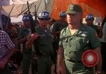 Standbild Bob Hope Tan Son Nhut Vietnam, 1965, aus Sekunde 28 historischem Filmmaterial Videoclip 65675041117
