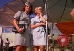 Standbild Bob Hope Tan Son Nhut Vietnam, 1965, aus Sekunde 38 historischem Filmmaterial Videoclip 65675041117