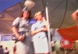Standbild Bob Hope Tan Son Nhut Vietnam, 1965, aus Sekunde 41 historischem Filmmaterial Videoclip 65675041117