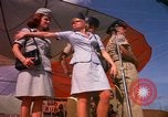 Standbild Bob Hope Tan Son Nhut Vietnam, 1965, aus Sekunde 45 historischem Filmmaterial Videoclip 65675041117