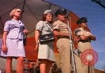 Standbild Bob Hope Tan Son Nhut Vietnam, 1965, aus Sekunde 53 historischem Filmmaterial Videoclip 65675041117