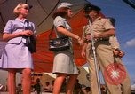 Standbild Bob Hope Tan Son Nhut Vietnam, 1965, aus Sekunde 58 historischem Filmmaterial Videoclip 65675041117
