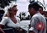 Standbild Carole Landis unterhaltsam Truppen Eniwetok Atoll Marshall Inseln, 1944, aus Sekunde 12 historischem Filmmaterial Videoclip 65675041119