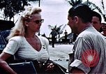 Standbild Carole Landis unterhaltsam Truppen Eniwetok Atoll Marshall Inseln, 1944, aus Sekunde 13 historischem Filmmaterial Videoclip 65675041119