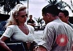 Standbild Carole Landis unterhaltsam Truppen Eniwetok Atoll Marshall Inseln, 1944, aus Sekunde 19 historischem Filmmaterial Videoclip 65675041119