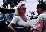 Standbild Carole Landis unterhaltsam Truppen Eniwetok Atoll Marshall Inseln, 1944, aus Sekunde 23 historischem Filmmaterial Videoclip 65675041119