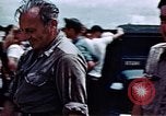 Standbild Carole Landis unterhaltsam Truppen Eniwetok Atoll Marshall Inseln, 1944, aus Sekunde 30 historischem Filmmaterial Videoclip 65675041119