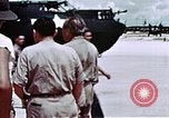 Standbild Carole Landis unterhaltsam Truppen Eniwetok Atoll Marshall Inseln, 1944, aus Sekunde 34 historischem Filmmaterial Videoclip 65675041119