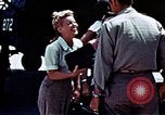 Standbild Carole Landis unterhaltsam Truppen Eniwetok Atoll Marshall Inseln, 1944, aus Sekunde 59 historischem Filmmaterial Videoclip 65675041119