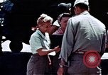 Standbild Carole Landis unterhaltsam Truppen Eniwetok Atoll Marshall Inseln, 1944, aus Sekunde 60 historischem Filmmaterial Videoclip 65675041119