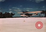 Standbild Bob Hope Bonriki Island Pacific Theater, 1944, aus Sekunde 10 historischem Filmmaterial Videoclip 65675041126