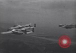 Standbild C-82 Flugzeuge Air Drop liefert Korea, 1950, aus Sekunde 3 historischem Filmmaterial Videoclip 65675041138