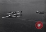 Standbild C-82 Flugzeuge Air Drop liefert Korea, 1950, aus Sekunde 5 historischem Filmmaterial Videoclip 65675041138