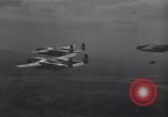 Standbild C-82 Flugzeuge Air Drop liefert Korea, 1950, aus Sekunde 8 historischem Filmmaterial Videoclip 65675041138