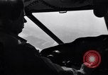 Standbild C-82 Flugzeuge Air Drop liefert Korea, 1950, aus Sekunde 23 historischem Filmmaterial Videoclip 65675041138