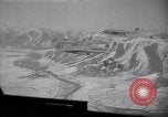 Standbild C-82 Flugzeuge Air Drop liefert Korea, 1950, aus Sekunde 25 historischem Filmmaterial Videoclip 65675041138