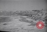 Standbild C-82 Flugzeuge Air Drop liefert Korea, 1950, aus Sekunde 35 historischem Filmmaterial Videoclip 65675041138