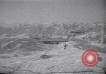 Standbild C-82 Flugzeuge Air Drop liefert Korea, 1950, aus Sekunde 42 historischem Filmmaterial Videoclip 65675041138