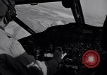 Standbild C-82 Flugzeuge Air Drop liefert Korea, 1950, aus Sekunde 45 historischem Filmmaterial Videoclip 65675041138