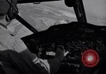 Standbild C-82 Flugzeuge Air Drop liefert Korea, 1950, aus Sekunde 46 historischem Filmmaterial Videoclip 65675041138