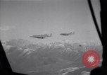 Standbild C-82 Flugzeuge Air Drop liefert Korea, 1950, aus Sekunde 49 historischem Filmmaterial Videoclip 65675041138