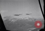 Standbild C-82 Flugzeuge Air Drop liefert Korea, 1950, aus Sekunde 50 historischem Filmmaterial Videoclip 65675041138