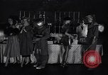 Image tales de demain fashion show United States USA, 1951, de la seconde 9 séquences d'archives historiques vidéo 65675041141