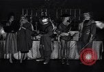Image tales de demain fashion show United States USA, 1951, de la seconde 14 séquences d'archives historiques vidéo 65675041141