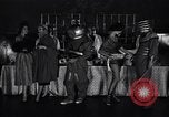Image tales de demain fashion show United States USA, 1951, de la seconde 17 séquences d'archives historiques vidéo 65675041141