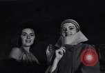 Image tales de demain fashion show United States USA, 1951, de la seconde 28 séquences d'archives historiques vidéo 65675041141