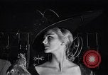 Image tales de demain fashion show United States USA, 1951, de la seconde 60 séquences d'archives historiques vidéo 65675041141
