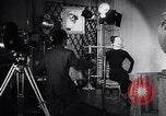 Standbild französische Hüte Frankreich, 1952, aus Sekunde 13 historischem Filmmaterial Videoclip 65675041157