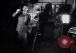 Standbild französische Hüte Frankreich, 1952, aus Sekunde 21 historischem Filmmaterial Videoclip 65675041157