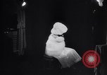 Standbild französische Hüte Frankreich, 1952, aus Sekunde 30 historischem Filmmaterial Videoclip 65675041157