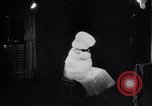 Standbild französische Hüte Frankreich, 1952, aus Sekunde 31 historischem Filmmaterial Videoclip 65675041157