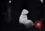 Standbild französische Hüte Frankreich, 1952, aus Sekunde 32 historischem Filmmaterial Videoclip 65675041157
