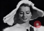Standbild französische Hüte Frankreich, 1952, aus Sekunde 38 historischem Filmmaterial Videoclip 65675041157