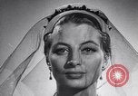 Standbild französische Hüte Frankreich, 1952, aus Sekunde 54 historischem Filmmaterial Videoclip 65675041157