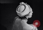 Standbild französische Hüte Frankreich, 1952, aus Sekunde 59 historischem Filmmaterial Videoclip 65675041157