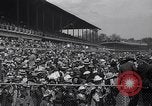 Standbild Kentucky Derby Louisville Kentucky USA, 1936, aus Sekunde 17 historischem Filmmaterial Videoclip 65675041174
