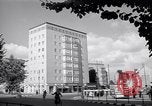 Immagine di Edifici residenziali Berlino Germania, 1952, secondo 59 filmato di repertorio 65675041175