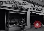Immagine di Negozio dipartimentale Berlino Germania, 1952, secondo 26 filmato di repertorio 65675041178