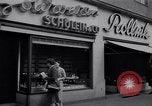 Immagine di Negozio dipartimentale Berlino Germania, 1952, secondo 28 filmato di repertorio 65675041178