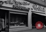 Immagine di Negozio dipartimentale Berlino Germania, 1952, secondo 31 filmato di repertorio 65675041178