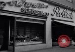Immagine di Negozio dipartimentale Berlino Germania, 1952, secondo 32 filmato di repertorio 65675041178