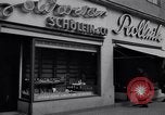 Immagine di Negozio dipartimentale Berlino Germania, 1952, secondo 34 filmato di repertorio 65675041178