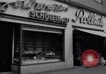 Immagine di Negozio dipartimentale Berlino Germania, 1952, secondo 35 filmato di repertorio 65675041178